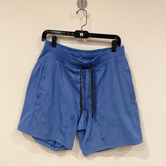 Lululemon Anti-Gravity Short Size Medium EUC - Picture 2 of 5